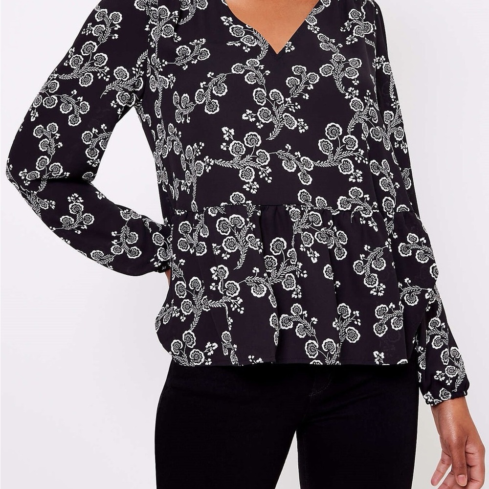 The LOFT Floral Black and White Women's Top, Size Small